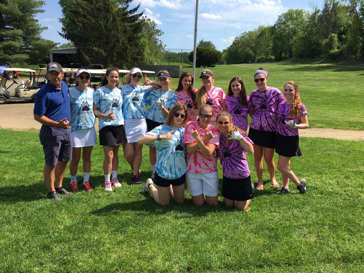 BfieldGirlsGolf's tweet photo. What a wonderful senior night! Thanks for everything girls! xoxo love your seniors 💙💗💜 https://t.co/VbQxEYagZv
