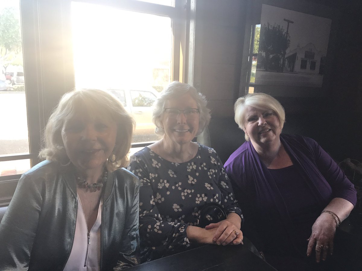 FabFreemanGH's tweet photo. Such an incredible retirement party for @mazzascholars @gatormanos and Elaine Swank! You will be missed! @GHElementary https://t.co/qp7lM6cIE3