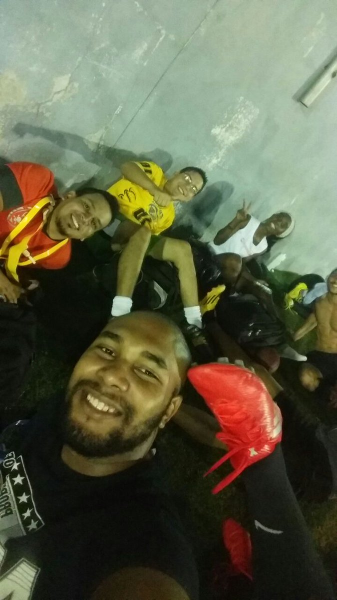 Buena práctica esta noche con el mix. Y entrenando para la liga. #flag #mixto #5vs5 <a href="/flag5pty/">La Casa del Dip</a>