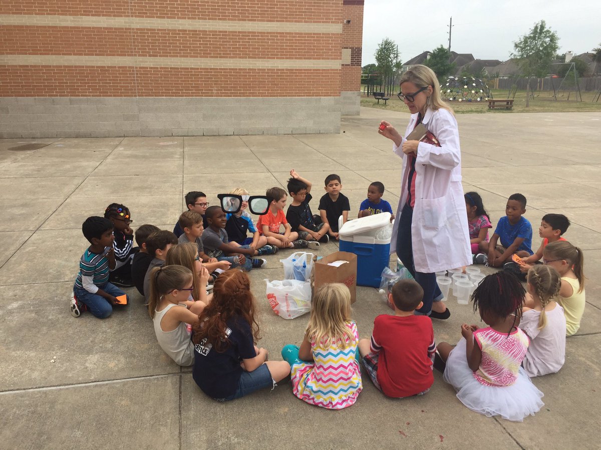 Deborah Weckerly tweet media