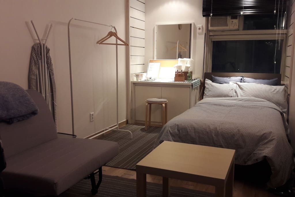 jimzzinpang's tweet photo. ขอบคุณทุกอย่างที่ทำให้รู้จักairbnb เลยได้ที่พักน่ารักๆ 7 คืน แค่ 6700 รู้สึกคุ้ม แถมอยู่ติดสถานีรถไฟเลย เจ้าของห้องก็น่ารัก พูดไทยด้วย 55555 https://t.co/Bajf0pucGc