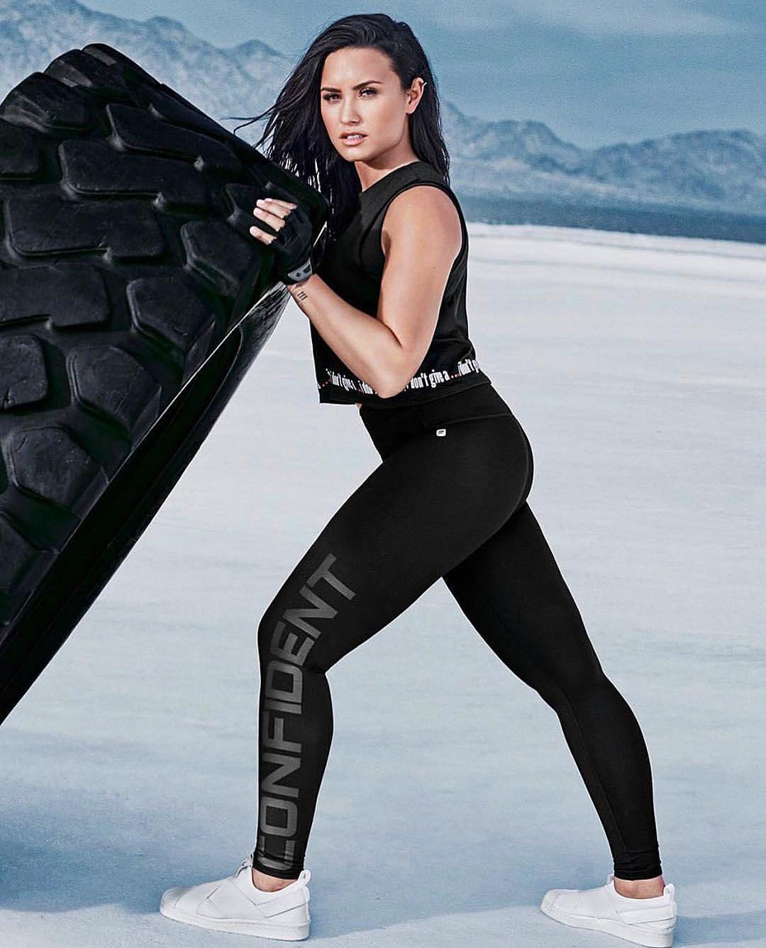 Demi Lovato on X: LOVE my @Fabletics Esther Leggings!! Get them