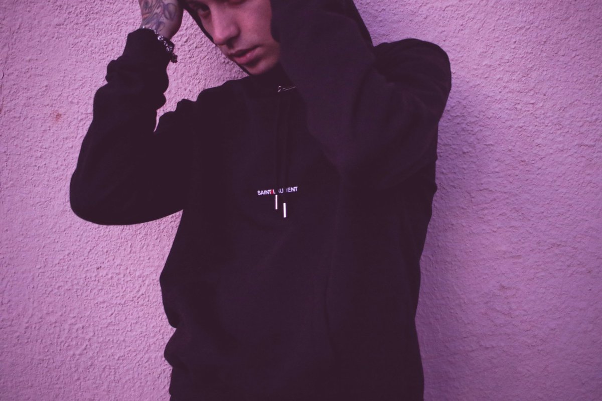 iamblackbear's tweet photo. im here if u need me https://t.co/UpRKsLAPDF
