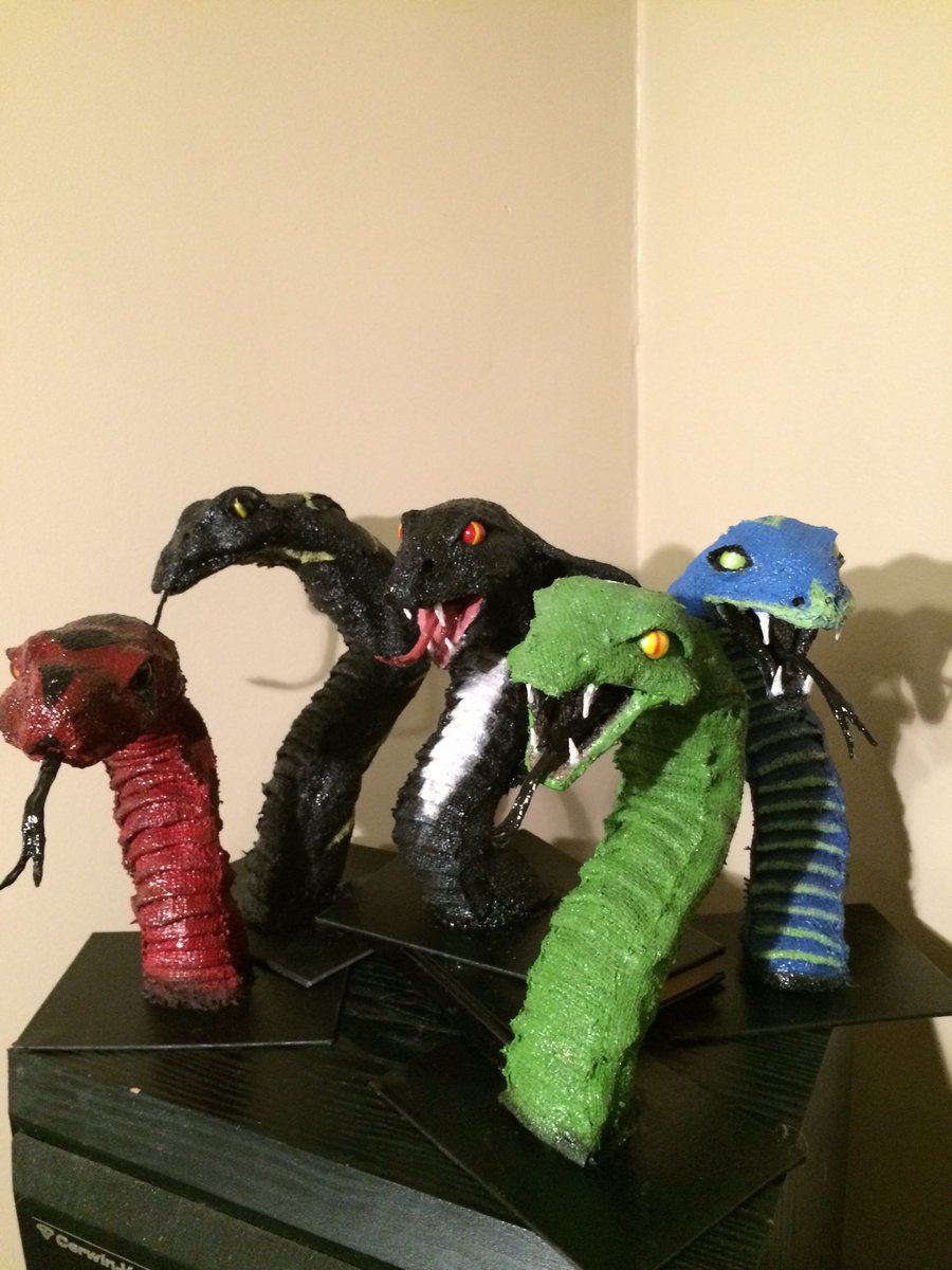 AaronNobess's tweet photo. My snakes are ready!#collectables #cryptskinproject #comicon2017 #comicon #Winnipeg #handmade #startups #homebusiness #snake #snakes #Art https://t.co/6IRzwJmSw6
