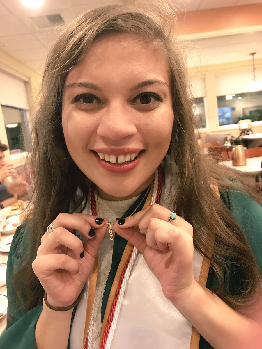 lazolov3's tweet photo. When your Big lavaliere's you after graduation!!! #bestgradpresent @gmualphaxidelta https://t.co/OA8UpIyDY1