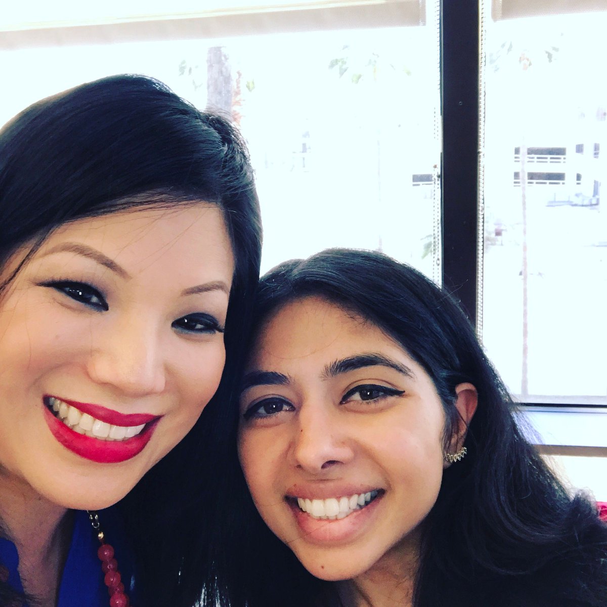 winniesun's tweet photo. Most women don’t do this at work — and it costs them $1 million https://t.co/YW4XmZJLjh https://t.co/JpD0oRO64a