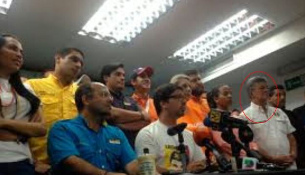 ConElMazoDando's tweet photo. Entérese por qué discriminan a Ramos Allup en la MUD - https://t.co/jM2eGG2OGd https://t.co/wy7EH5oBUI