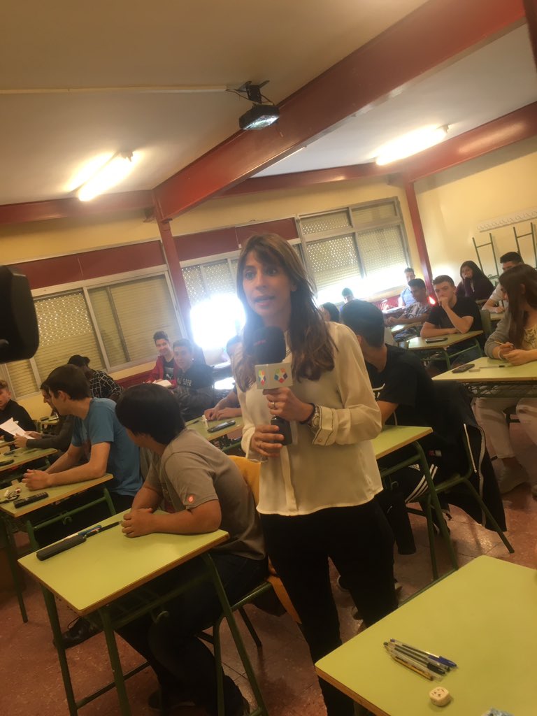 sanz_ismael's tweet photo. Alumnos desarrollando la prueba de 4 de la ESO hoy en el IES Gran Capitán de Madrid. Test con carácter diagnóstico y orientador https://t.co/YSSakXzc24