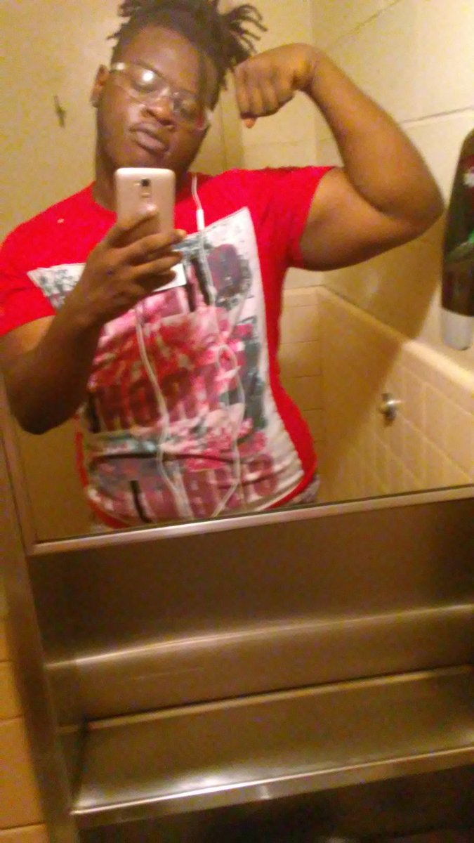 AbkLito's tweet photo. Good In The Hood Bitch I feel Like Big Soulja https://t.co/MYOnEisN5i