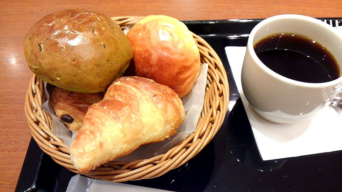 ごまちゃん در توییتر 二子玉川 ドンク ランチパンバイキングのデリランチセット 飲み物はホットコーヒーにしました パンがカットされたやつじゃなくてミニサイズ丸々１個が食べ放題なのが嬉しい でももう少しパンの種類があるといいなぁ パンオショコラと