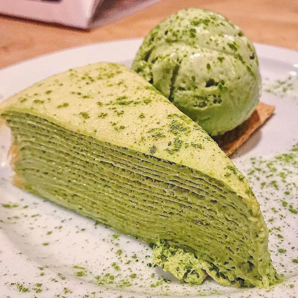 cookwarechoice's tweet photo. Layers on layers of matcha crepes, with green tea ice cream 🎂 Gyu-Kaku Japanese BBQ, Chicago 📸 @eats.with.ang. Add… https://t.co/29zRotr5lF https://t.co/tOX2vtXR74