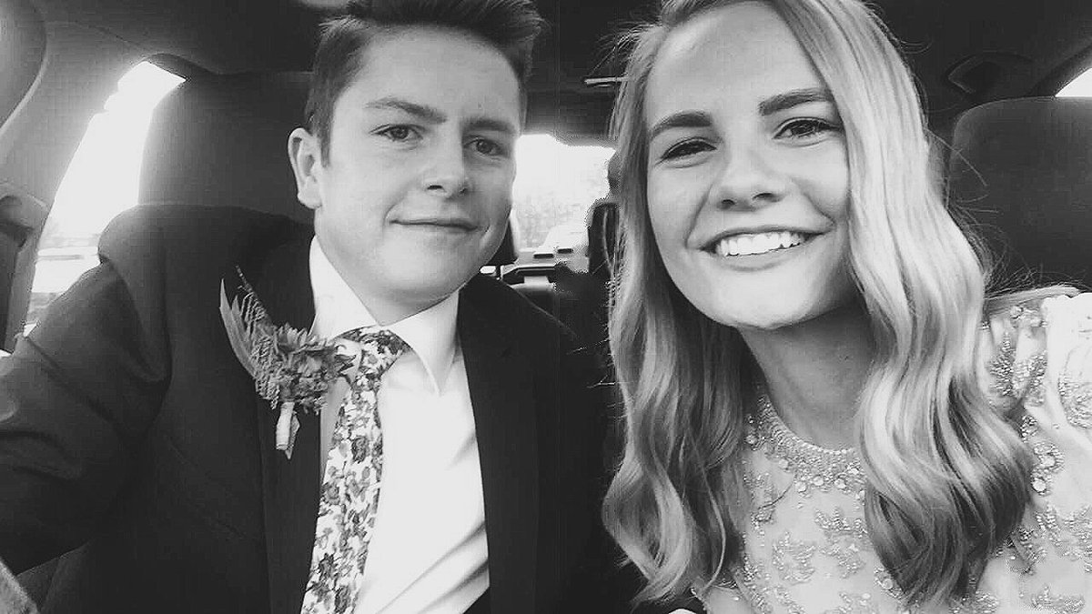 _CHARLOTTEMA_'s tweet photo. HBD to this cutie!🎉 He is the sweetest person i know, he knows exactly what to say(ALWAYS)! I hope you have a wonderful day🎈💕 https://t.co/vo3fTnZ6VX