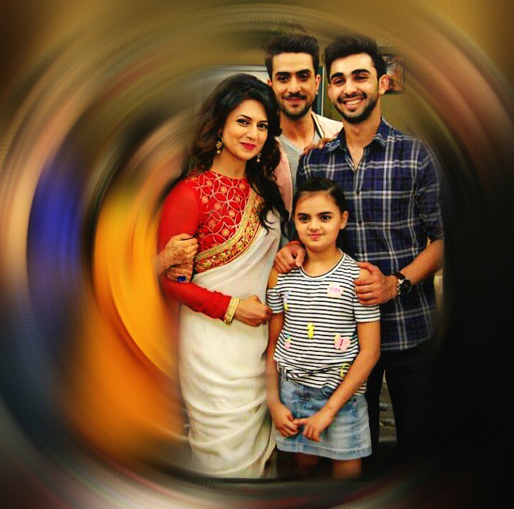 Priyadarsini_85's tweet photo. Favorites #DivRu #DivAly #DivAbhi 💞💟💞💟💞
Adorbs and Cutiessss😍😘😚😙
@Divyanka_T @AlyGoni #Ruhaanika @verma_abhishek5 https://t.co/7SEbk9aNt2