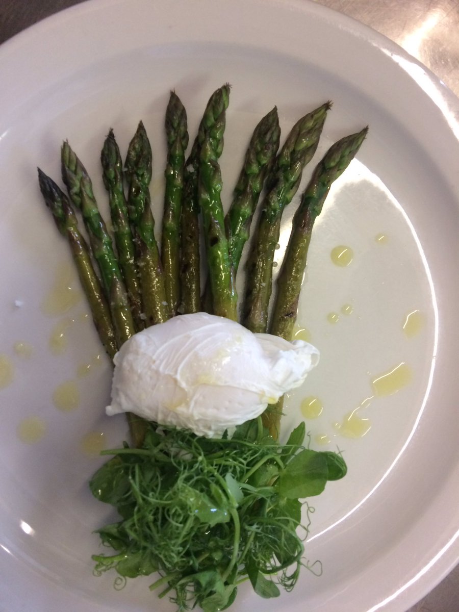 Dan Russell tweet media