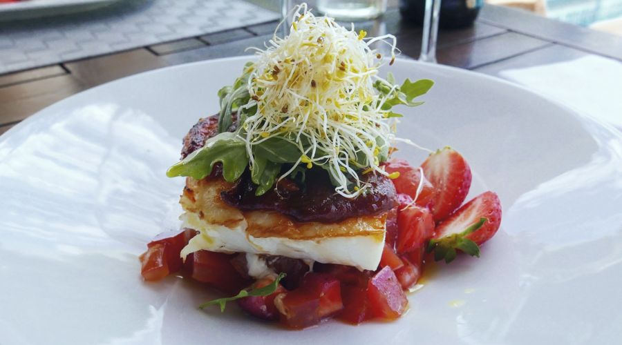 urhotels's tweet photo. Como apasionados de la #gastronomía, ponemos a tu disposición nuestro restaurante, en el que disfrutar de manjares vanguardistas #avenidasUR https://t.co/sRBHldEwHU