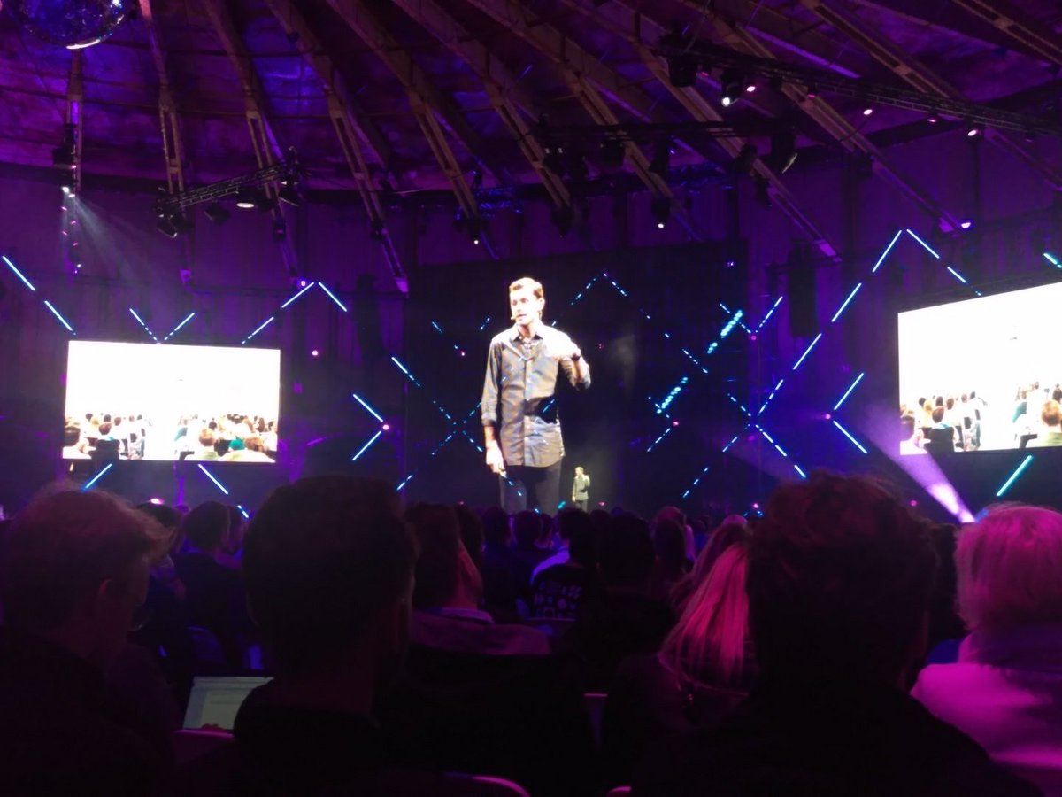 Live from @TNWconference --> <a href="/chrisguillebeau/">Chris Guillebeau</a> with his lecture "Side Hustle: Notes on the New Economy" #TNW2017