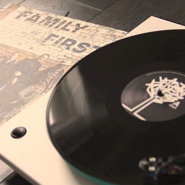 The Jar Family tweet media