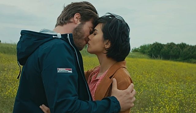 raninitv's tweet photo. HERKES BUNU İZLİYOR | Cesur'dan Sühan'a evlenme teklifi! https://t.co/T6flAC97Ou #CesurveGüzel https://t.co/nNYNf0RKoV