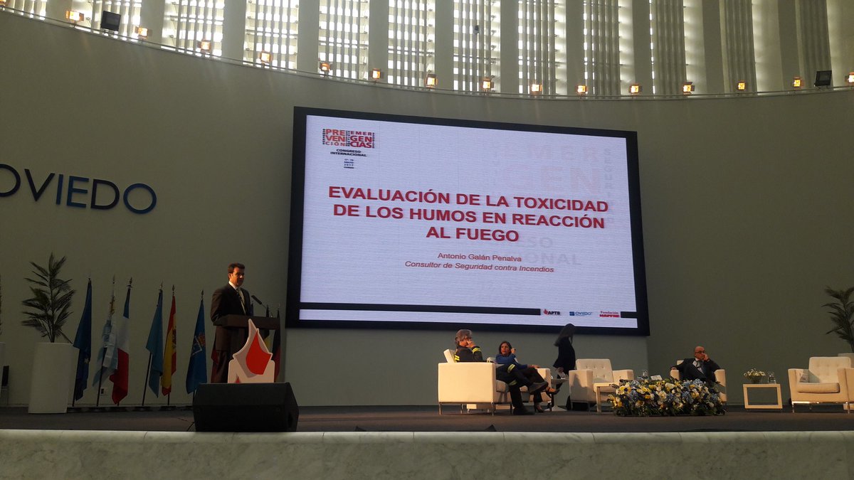 LaurentAlfonso's tweet photo. #CIPE2017
A.Galan Penalva (consultor de seguridad contra incendios) evaluación de la toxicidad de humos en reacción al 🔥 https://t.co/JQ928xRGq9
