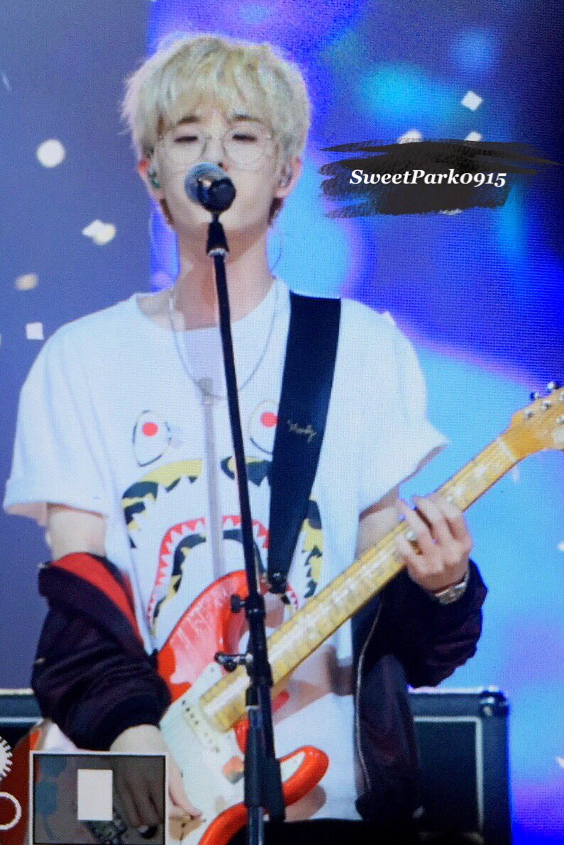 sweetpark_0915's tweet photo. 170519 KCON x MCD Preview 2P
٩(˃̶͈̀௰˂̶͈́)و
#DAY6 #EveryDAY6 #DanceDance
#JAE #제이 https://t.co/Ii26AdLeWp