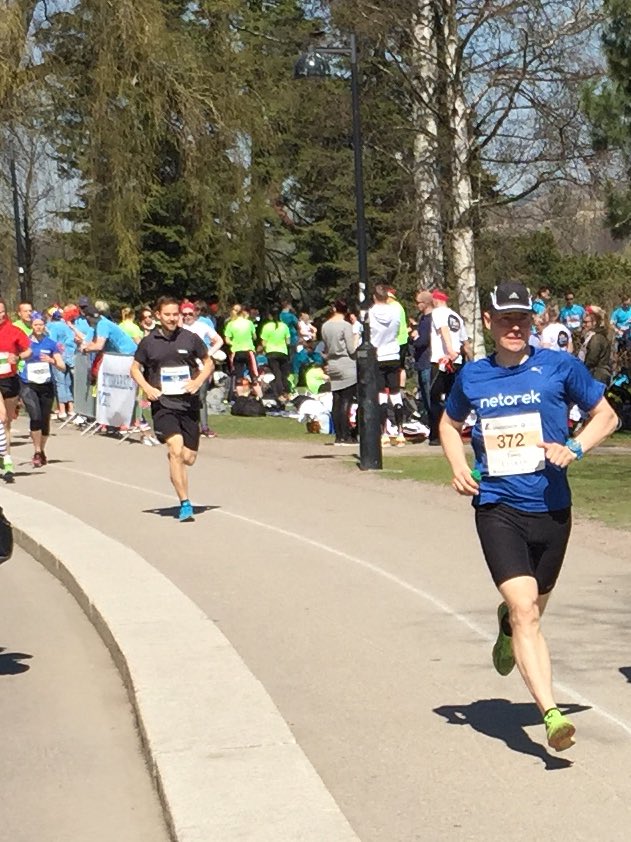 netorek's tweet photo. Tunnin juoksun jälkeen #netorek loistavasti kymmenen sakissa #Yritysmaratonviesti https://t.co/qwlSfdwp5t