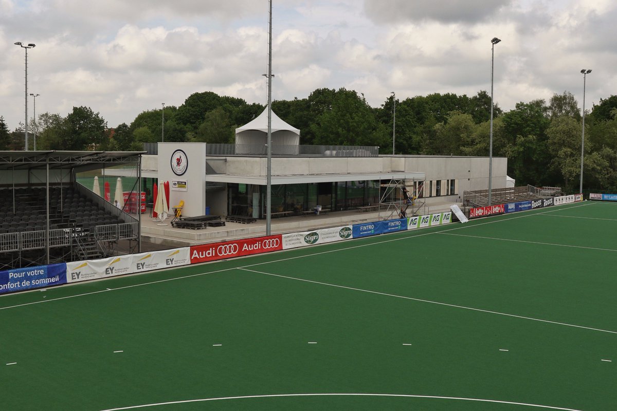 KHCLeuven's tweet photo. PREVIEW: welke teams winnen de landstitel in het mannen- en vrouwenhockey dit weekend op ons veld? >>> https://t.co/EX2uveuMZF #BHF2017 https://t.co/sD1TgWqzxN