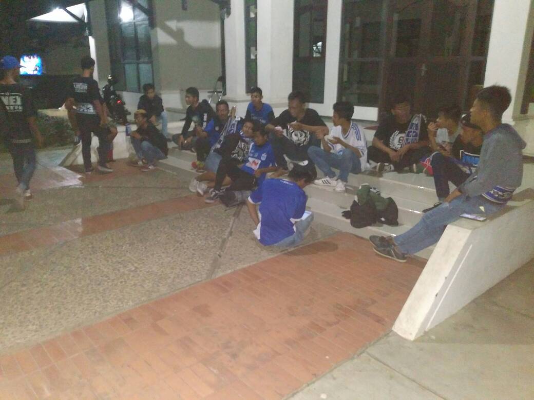 klasix2011's tweet photo. SEMARANG KEBANGGAAN!!
#KLASIX KLATEN
sitik Fanatik
#story of ngelu boys https://t.co/dczo7L3pkd