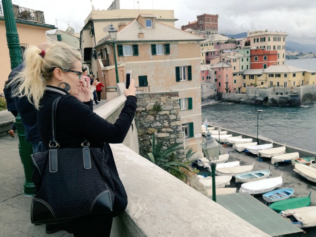 lamialiguria's tweet photo. Tutti pazzi per #Boccadasse! In giro per la città per #MSNgusto! Si mangia e poi tutti a #slowfish! Vi aspettiamo! https://t.co/i9fgrqIGJl
