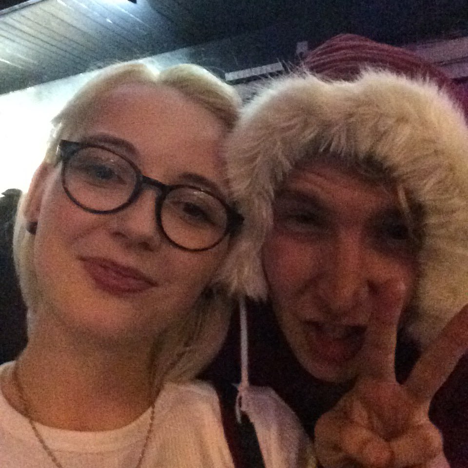 Nikki_Ann97's tweet photo. Feeling so nostalgic listenin to @THEHUNNABAND
Every minute and every hour I miss you moreโค๏ธ
Love ya guys, hope to see you soon #hunnalove https://t.co/iU14qzPqFY