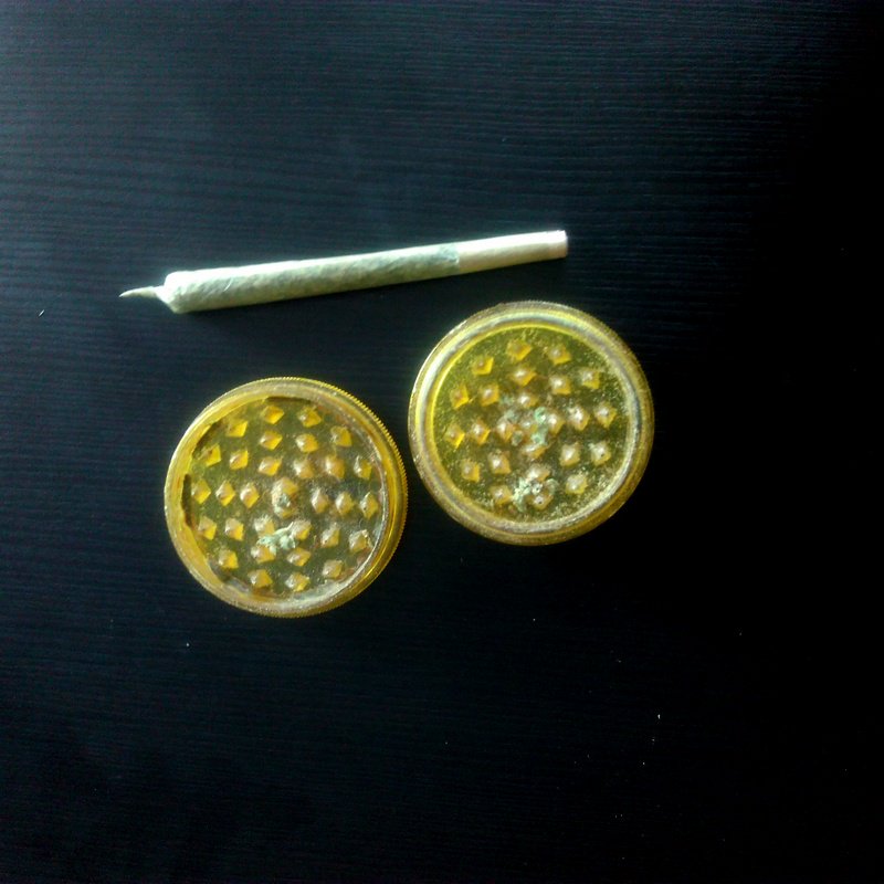 bcn_green's tweet photo. Ingredients :100% marijuana 
Instructions :
step 1. burn the paper on top of the joint away.
step 2. light up and toke.
step 3. go get food. https://t.co/vy3Tekvufa