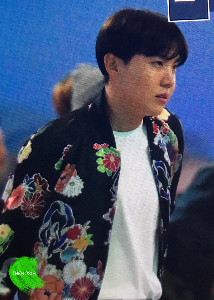THEHO218's tweet photo. 170519 #방탄소년단 #제이홉 #홉이 @BTS_twt #BTSBBMAs https://t.co/H3QNy4QFSc
