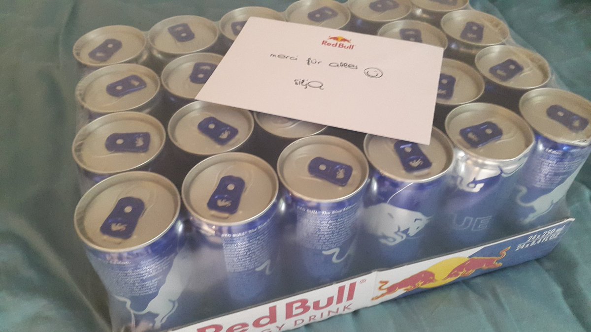 LonyaGaming's tweet image. Was giz bessers am Wucheend als 24 Redbull :D merci @RedBullCH 
Btw giz nüt bessers zum mitneh als Redbull (&amp;amp;vodka) fürd #eevent
