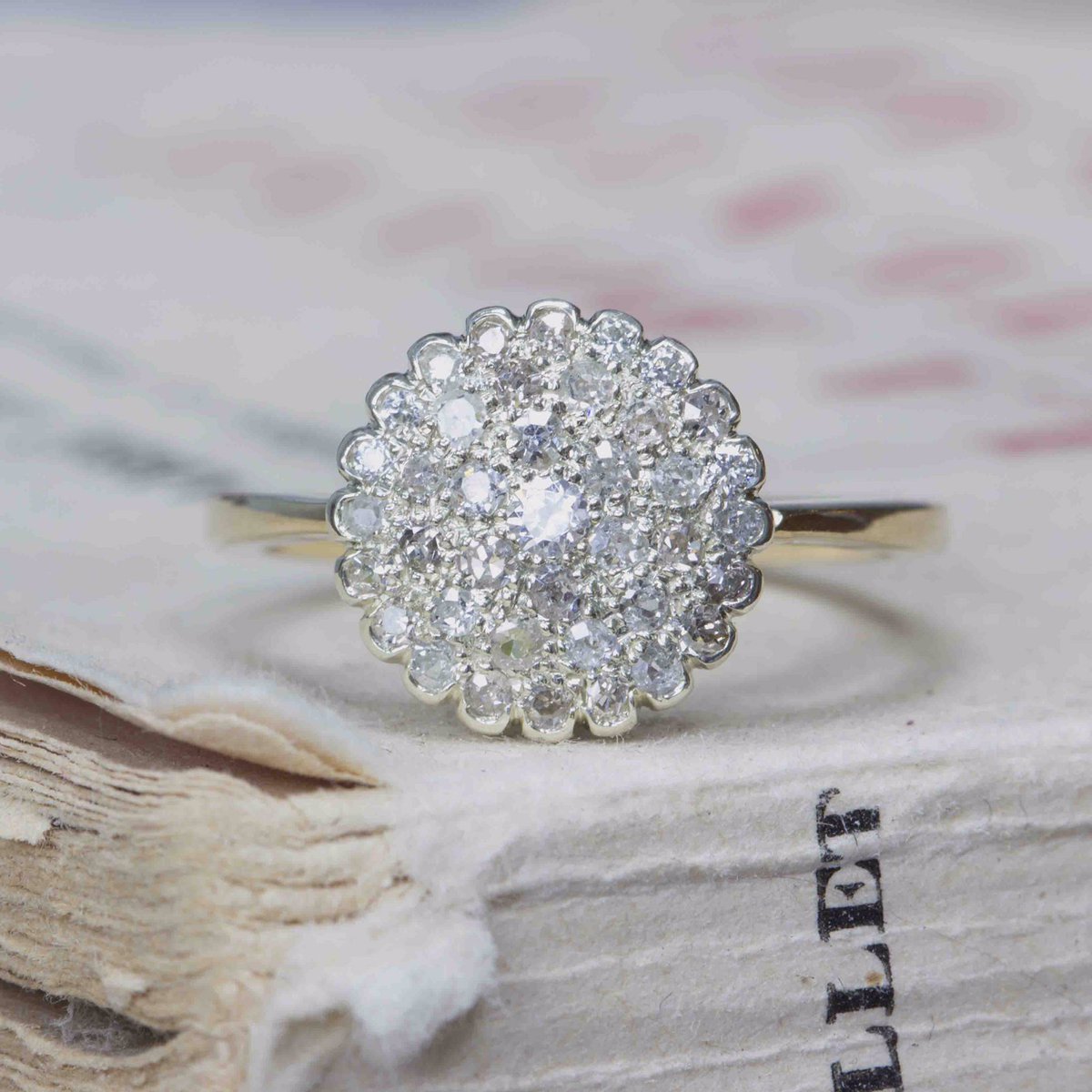 KYoungJewellery's tweet photo. An extra special hierloom redesigned is all finished and sparkly and ready to go to its forever home 😊#diamondring https://t.co/X7n9uYk4M3