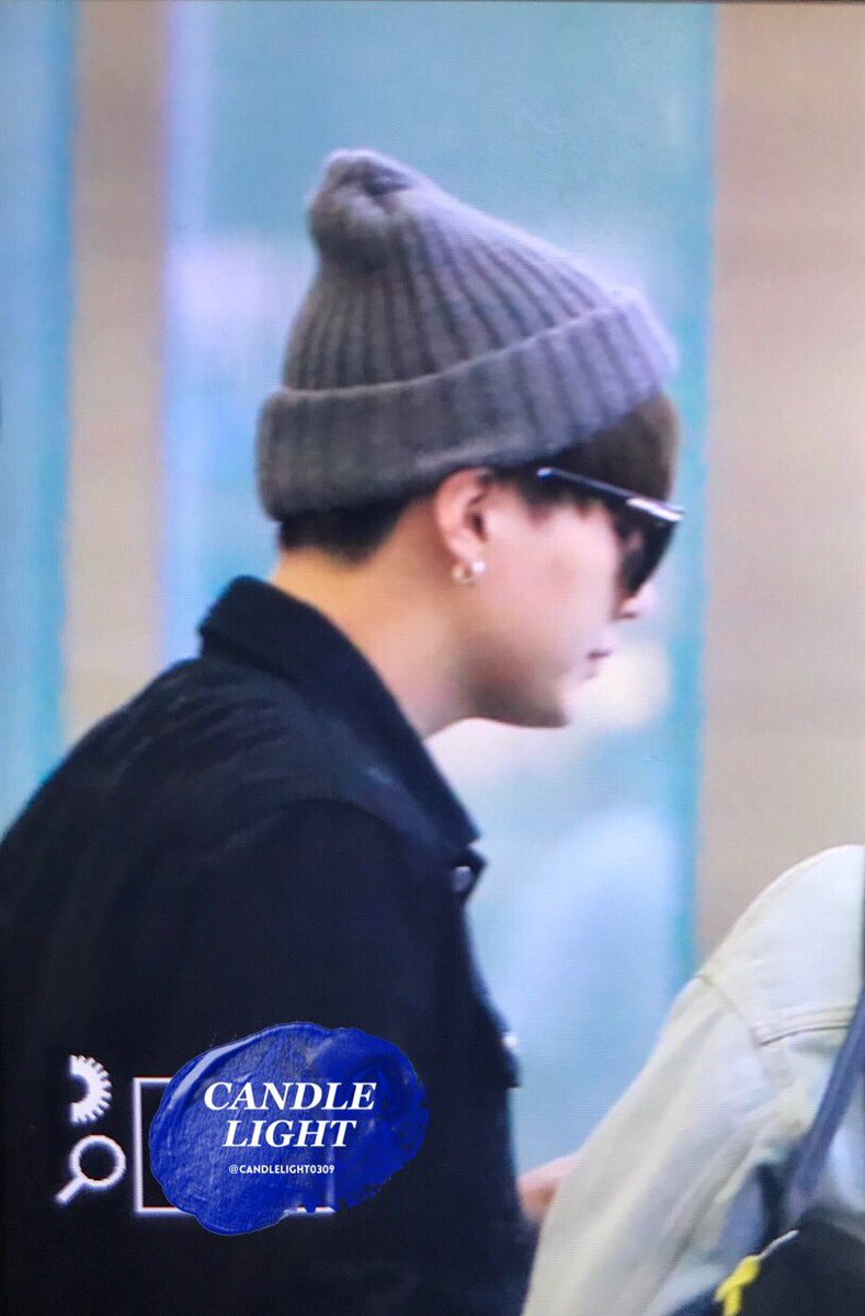 candlelight0309's tweet photo. 170519 ICN
#슈가 #SUGA #방탄소년단 #BTS
@BTS_twt

GOOD LUCK TO YOU! https://t.co/ONPVlorJxK