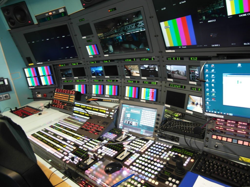 MEDIABROADCAST's tweet photo. #NRWwahl Ein Blick hinter die Kulissen beim #EventBroadcasting für @DasErste , @WDR und @ZDF https://t.co/6A3uKKs32R https://t.co/ftoxDrIbPd