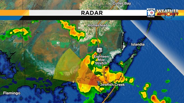 Heavy rain moving over the Upper Keys, US-1 near Homestead. Watch Meteorologist Julie Durda. https://t.co/pXlX9fH5vT