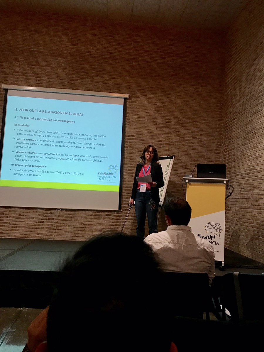 EscolesFEDAC's tweet photo. Elena Escudé de @FEDACAmilcar comparteix els seus coneixements en el congrés EduMindUp!!  de NEUROCIÈNCIA A L'AULA #avuixdemà https://t.co/ETOaGSkMms