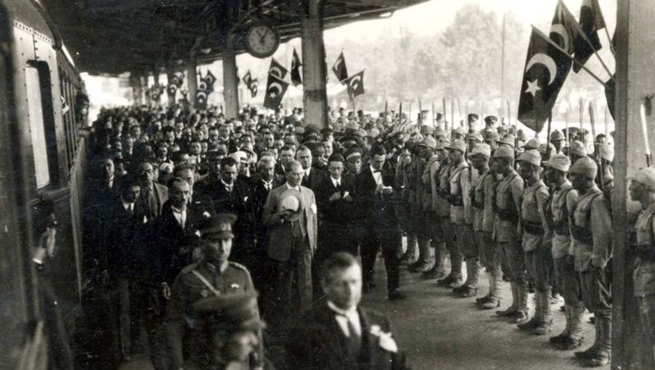 19 Mayıs Atatürk'ü Anma Gençlik ve Spor Bayramımız Kutlu Olsun 🇹🇷