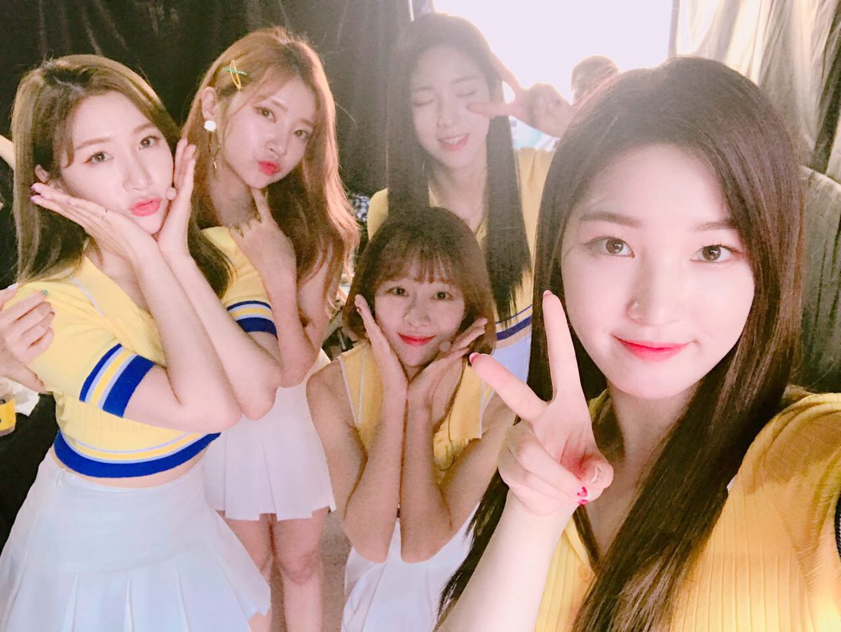 honorlaboum's tweet photo. Chinese [@officialLABOUM] :: 今天也 #音樂銀行 流露出美麗~~🎶🎶
稍後六點! 今天在全州 #라붐 #LABOUM 待機中!! 今天也等一下~~ #Hwihwi #휘휘 https://t.co/UXiDJk6NjF