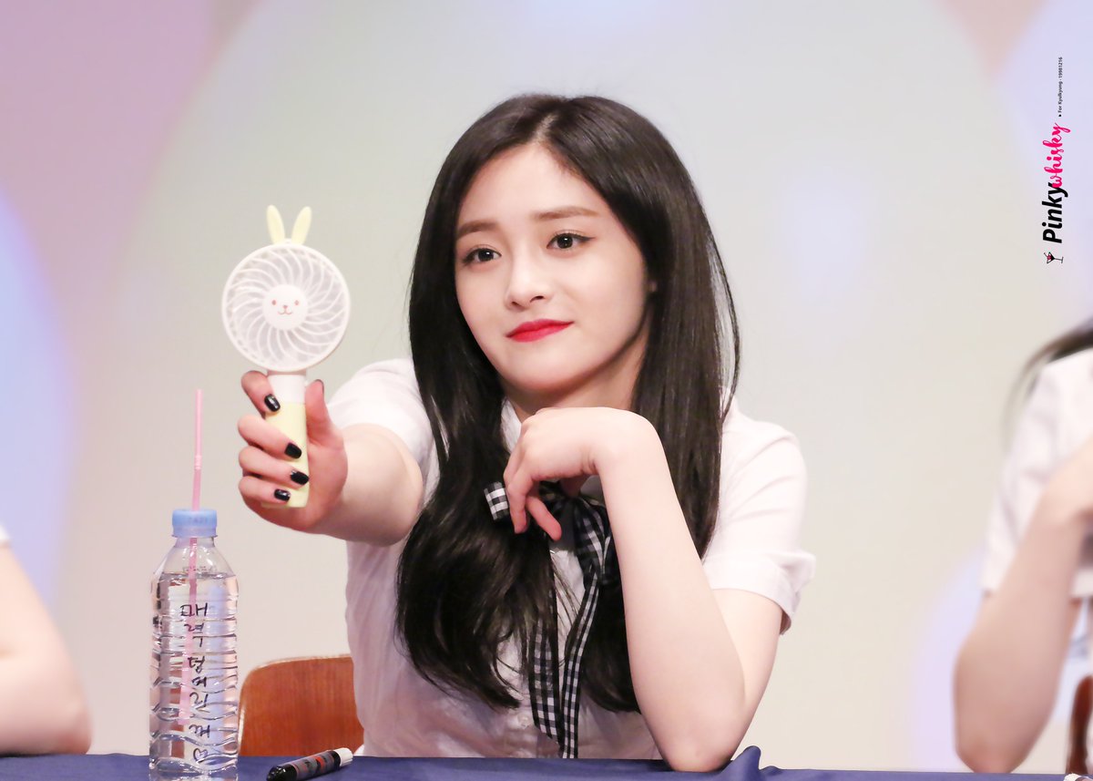PinkyWhisky's tweet photo. 170514 목동 팬싸 HQ

#周洁琼 #주결경 #Kyulkyung #프리스틴 #Pristin https://t.co/AWy6Mc8VLR