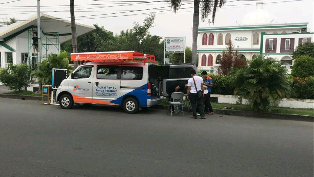 NexmediaTV's tweet photo. NexFriends, Nexmedia dan #NexDrive hadir di Bekasi tanggal 19 Mei 2017 dalam #Ngeblitz Kunjungi booth kami ya #NexGuide https://t.co/aSaTLdAzwO