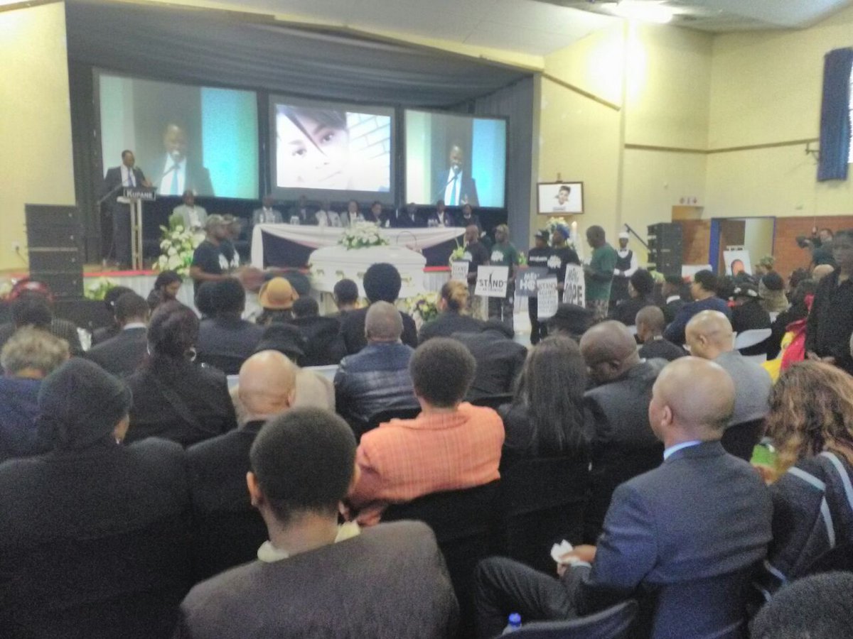 Funeral service of Karabo Mokoena is underway in Diepkloof hall, Soweto. Family and friends gathered to paytribute #karabofuneral #RIP