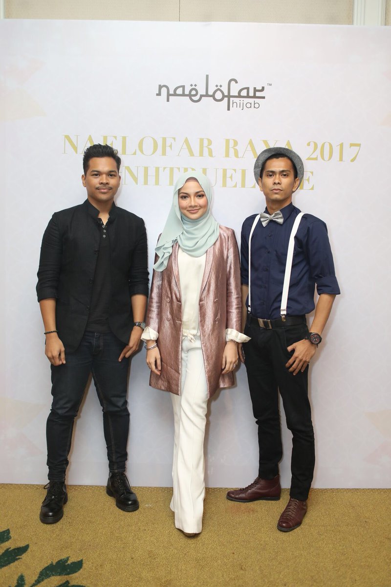 Neelofa's tweet photo. These two guys are the men behind #NHtruelove song, couldn't have done it without them! Thank you guys 💖 https://t.co/ljc2fvWR5R