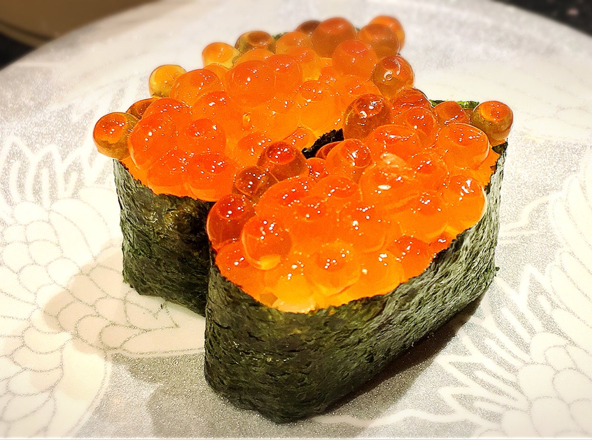 _amatsuki_'s tweet image. 北海道着いたー！
さっそくお寿司食べてます神( ᵕᴗᵕ )*･☪︎·̩͙
いくらの宝石箱やぁ〜