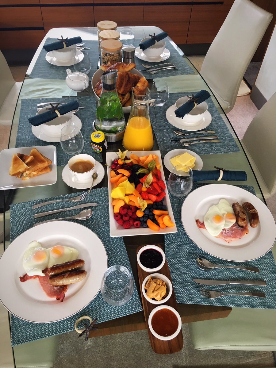 YvetteYates's tweet photo. I might have started w/a #ChocolateCroissant 😳Time for #breakfast!So good,thx to #Chef #ChrisPool #Foodie #Coffee #Juice #Fruit #Eggs https://t.co/b6MMMrfWvQ
