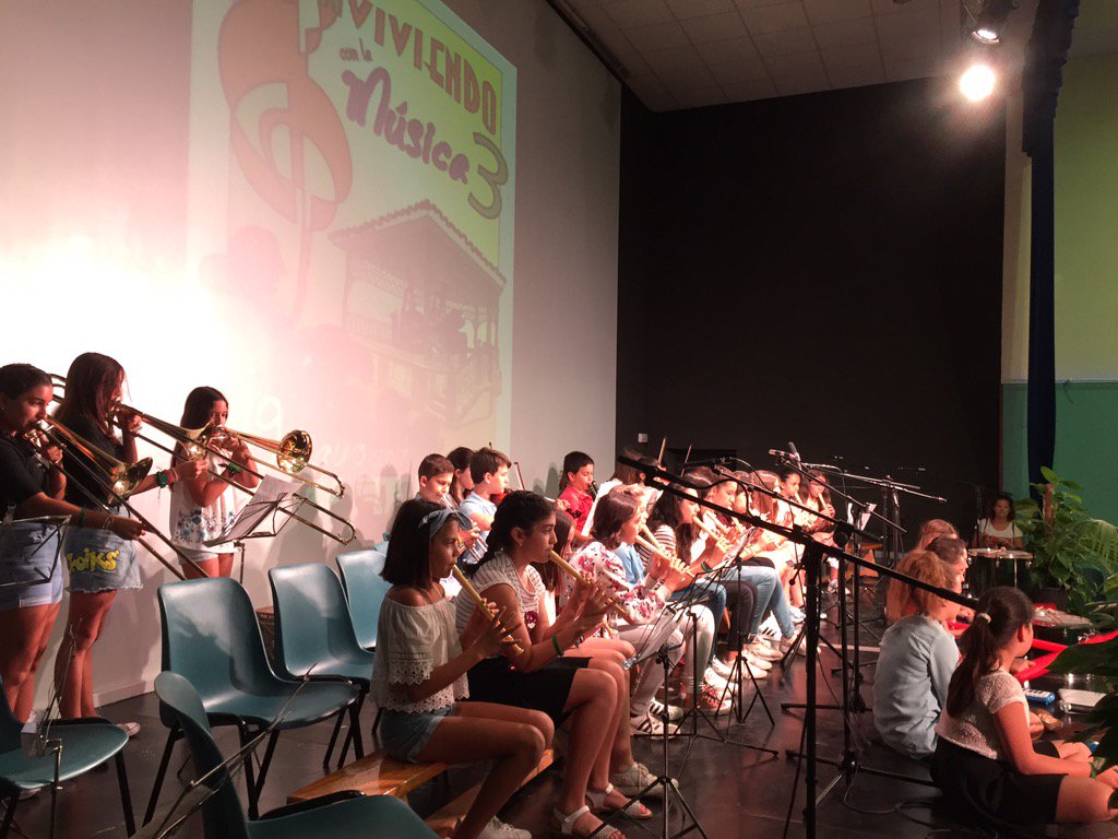francointw's tweet photo. Orquesta José A. Quile CEIP EL TEJAR DE FUENGIROLA. Felicidades. Un lujo teneros en #coinviviendo3 https://t.co/VEd7qTQXFX