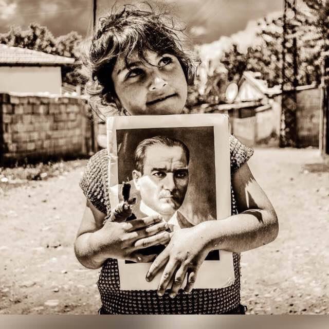 Atatürk ile büyüyen bir çocuksanız, masallardaki kahramanlara ihtiyaç duymazsınız.
#19Mayıs1919