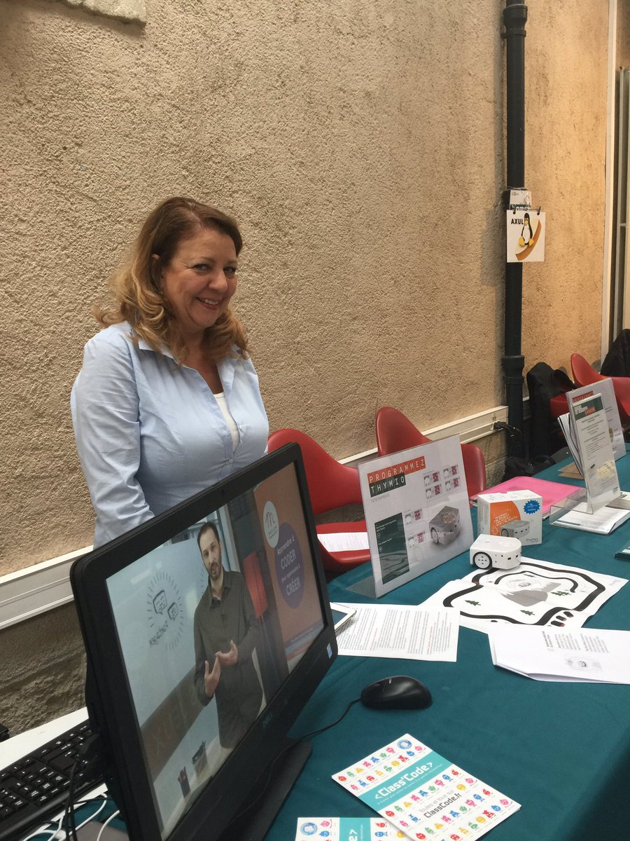 atco_edu's tweet image. L&apos;Atelier @canope_13 présent à #OBCP17 
#classcode et robotique ludique au programme