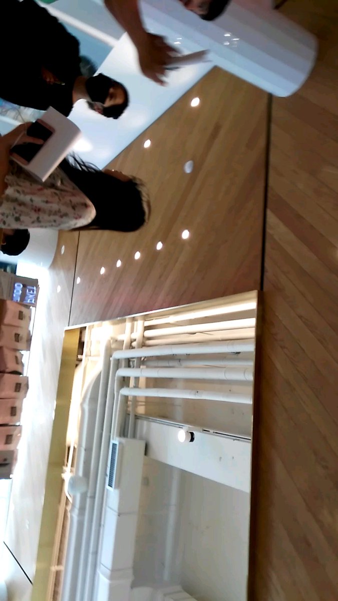 jsl90's tweet photo. 170519 #RedVelvet spotted at SUM Cafe.. Photos are bad cause managers was with them &amp; they stopped us from taking pics https://t.co/BgFnZMjoMa
