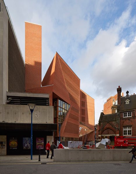 farmitecture's tweet photo. Beautiful brick!! Loving the work of O'Donnell Tuomey #fridayfavouritearctitects https://t.co/zCc8ja1NIi
